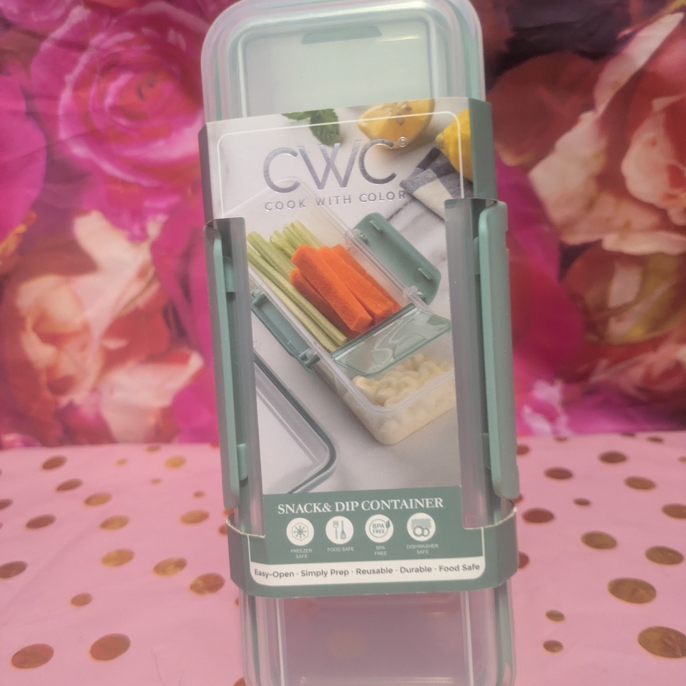 CWC Green Snack & Dip Container